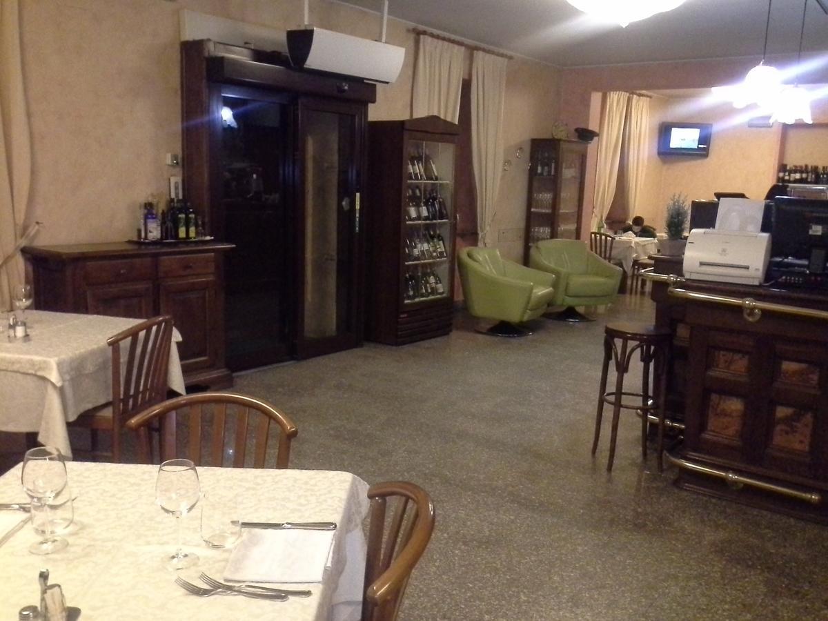Hotel Ticino Ristorante Chierico Carbonara al Ticino 외부 사진